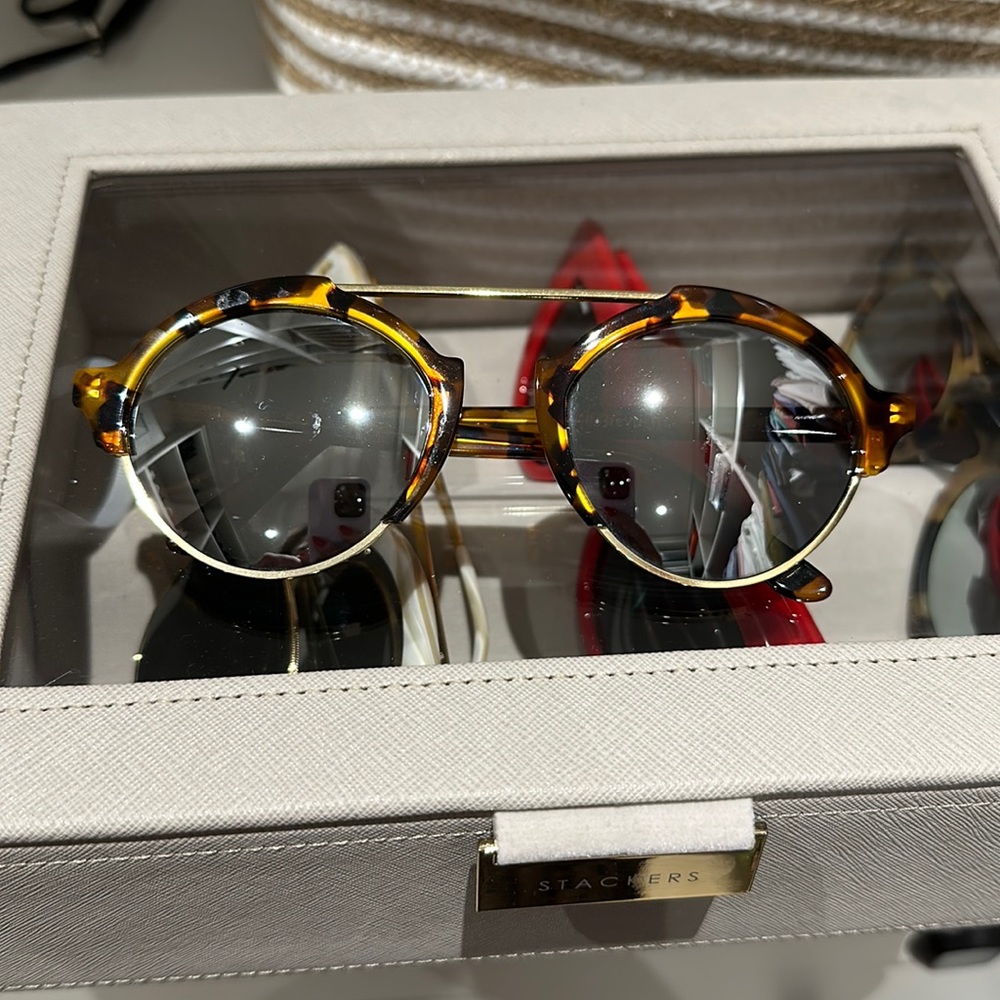 illesteva Milan 3 sunglasses ⭐️